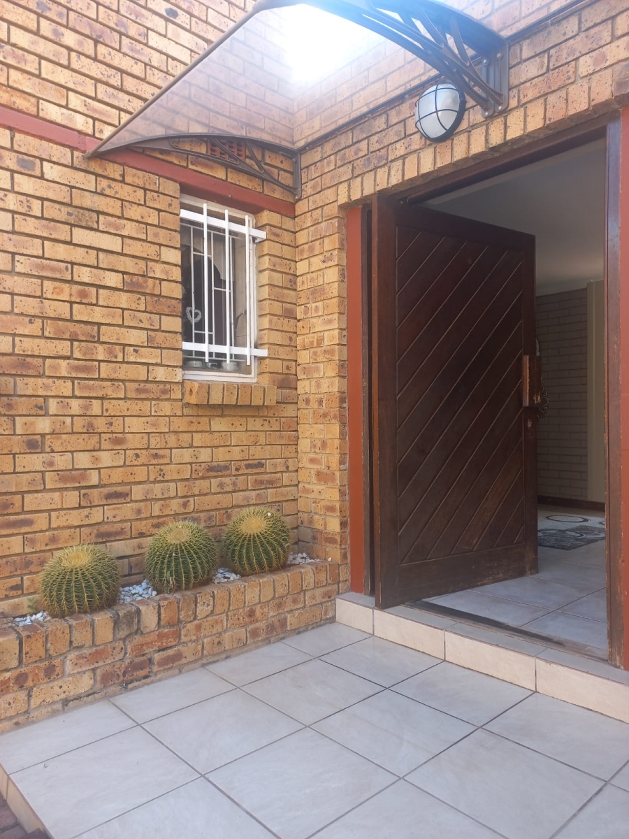 4 Bedroom Property for Sale in Jan Cillierspark Free State